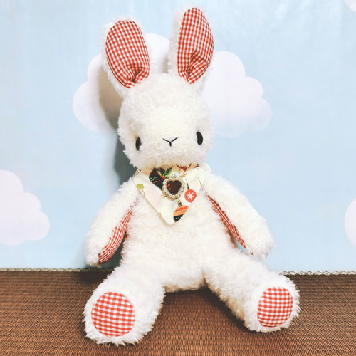 赤チェックのしろうさぎさん（オーナメント柄のスカーフ）／ソック