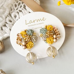 【木漏れ日】 刺繍耳飾り　秋に着けたいピアス・イヤリング 2枚目の画像