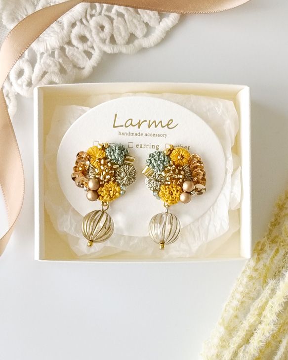 【木漏れ日】 刺繍耳飾り　秋に着けたいピアス・イヤリング 5枚目の画像