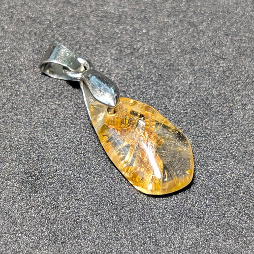 極上の逸品 ルチルペンダント ゴールドタイチンルチル 18KGP