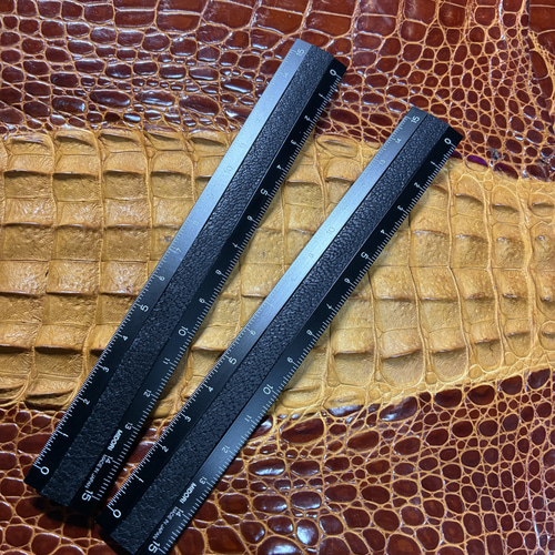 ツキノワグマ革定規：黒一閃（くろいっせん） ペン・筆記用具 NTL 通販