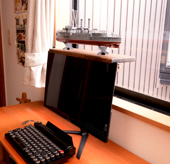 【モニターの上の台】エボニー　モニターやテレビの上をちょっとしたギャラリーに！ 3枚目の画像