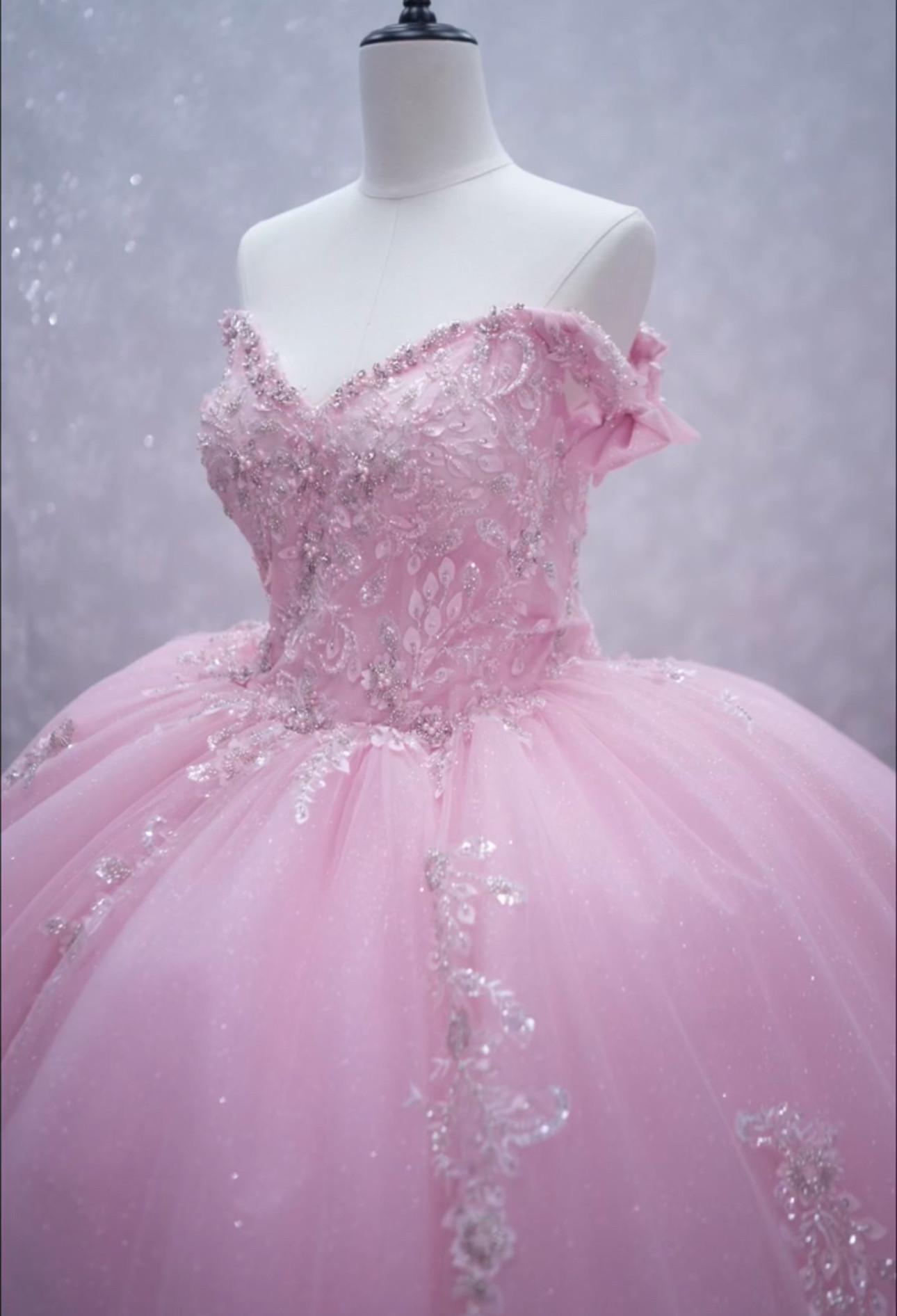 大人気上昇中　キラキラ　リボン　ピンク　カラードレス　ラメ入り　リーフ刺繍　音楽会　オーダーメイド可能　二の腕カバー演奏