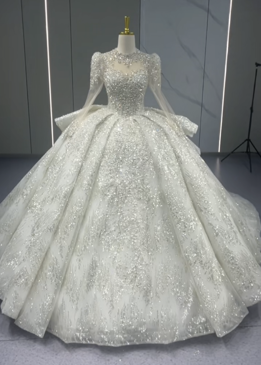 激売れ人気商品　長袖　イリュージョンネック　たっぷりなビジューストーン　大人気ウェディングドレス　かわいい　上品前撮り