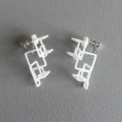 クアドラ　ピアス・イヤリング　白 3枚目の画像