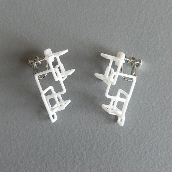 クアドラ　ピアス・イヤリング　白 3枚目の画像