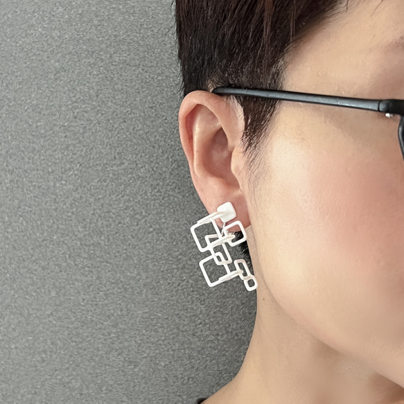 クアドラ　ピアス・イヤリング　白 5枚目の画像