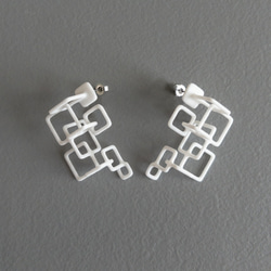 クアドラ　ピアス・イヤリング　白 7枚目の画像