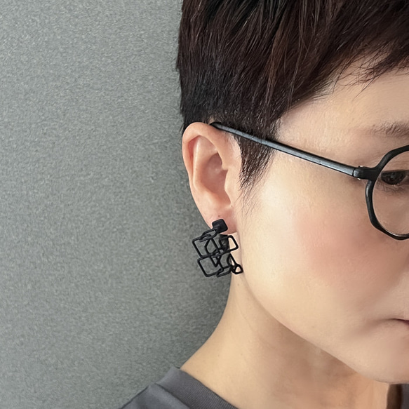 クアドラ　ピアス・イヤリング　黒 9枚目の画像
