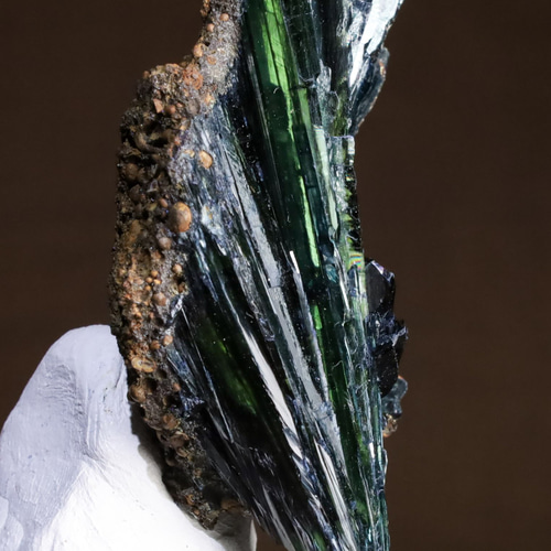 ☆地球科学的にも貴重鉱物☆彡 ダーククリアーな美しい色味の輝き☆彡