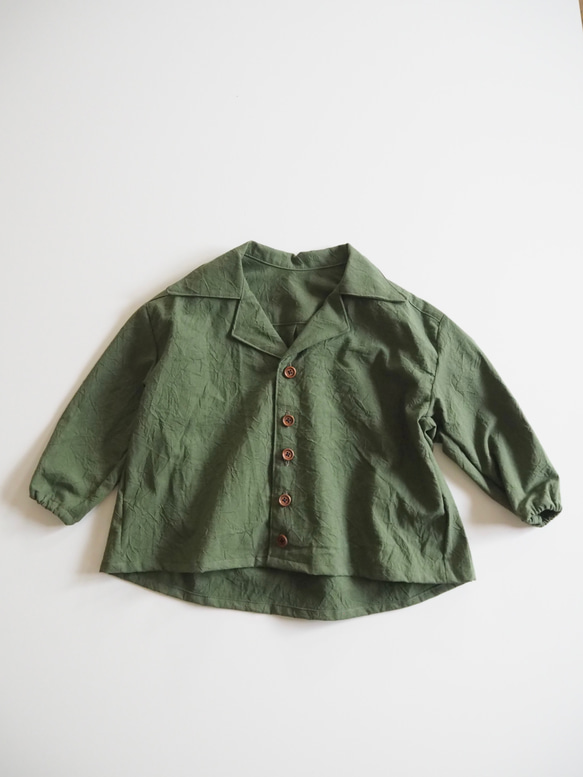 【サイズ100】深緑のシャツ 2枚目の画像