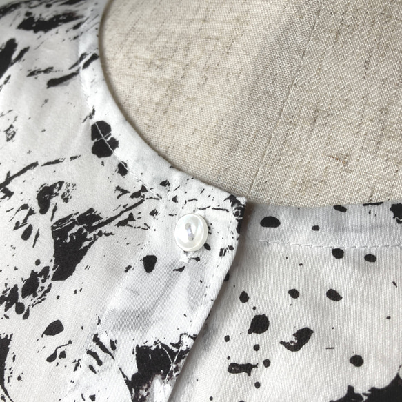 オフ白×黒のコットンローン　七分袖ローウエスト・ペプラムロングブラウス　11号　着丈80 6枚目の画像
