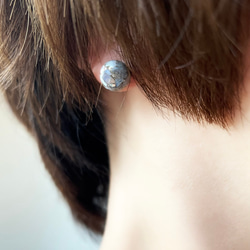 【控えめな華やかさ】数量限定　Soléa（ソレア）｜天然石2wayピアス　カルセドニー×コッパーオパール　秋ピアス 3枚目の画像