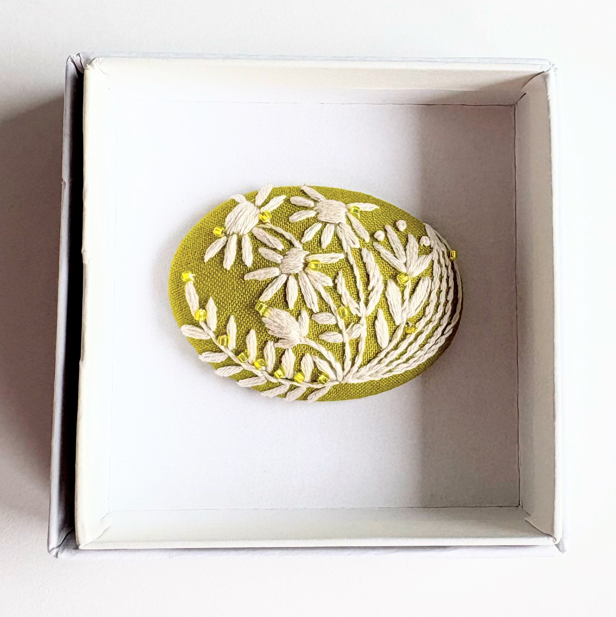 小さなお花の刺繍ブローチ【Botanical】#405