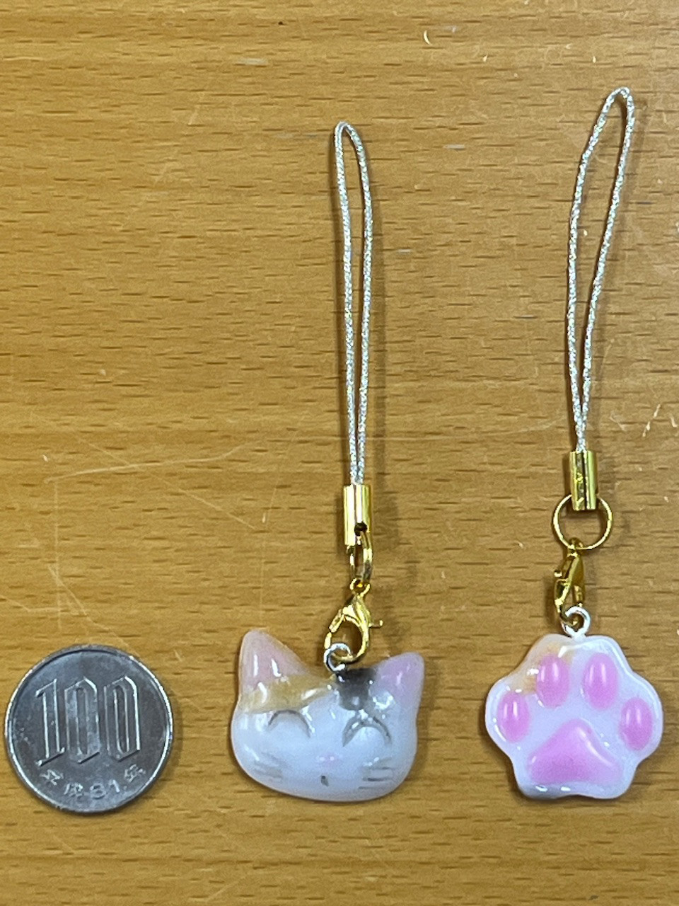 三毛猫のミケ様 レジン ヘアゴム UVレジン】三毛猫ちゃんのダボピン作ってみました。 - YouTube
