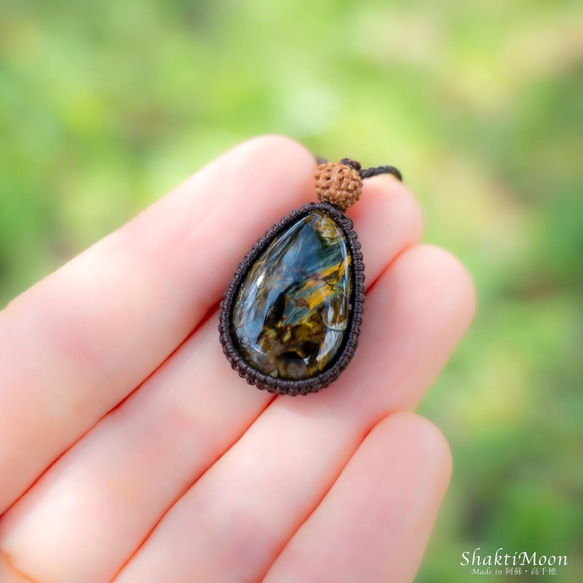 逆風や混乱の中でも自分自身を見失わずに進みたいあなたへ！極上ピーターサイトとルドラクシャのお守りネックレス9 5枚目の画像