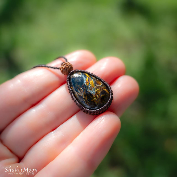 逆風や混乱の中でも自分自身を見失わずに進みたいあなたへ！極上ピーターサイトとルドラクシャのお守りネックレス9 1枚目の画像