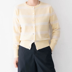 メリノウール99%、貝ボタンがきらめく軽量ストライプ ニットカーディガン〈4色展開〉 7枚目の画像