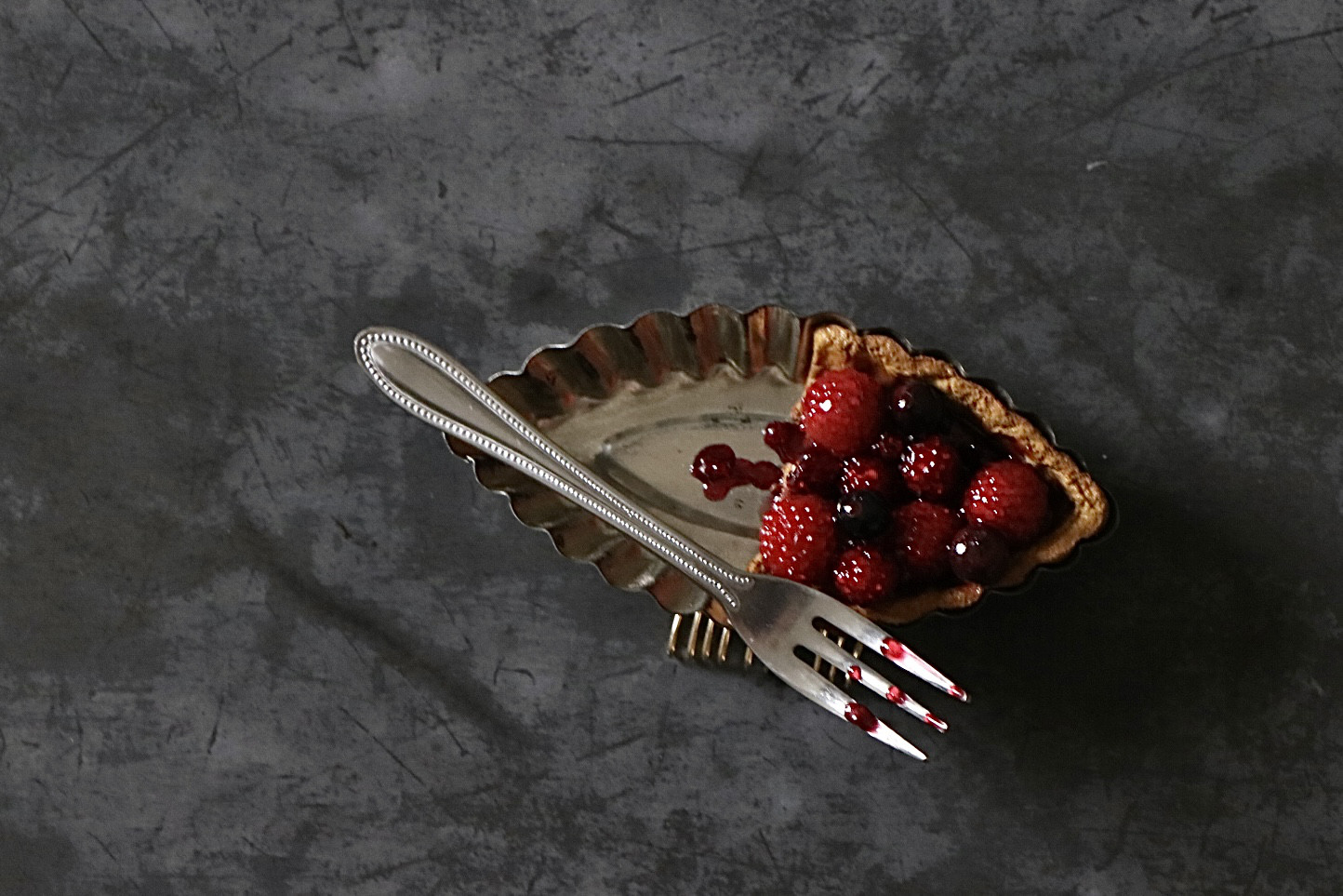 毒いちごのパイの髪飾り