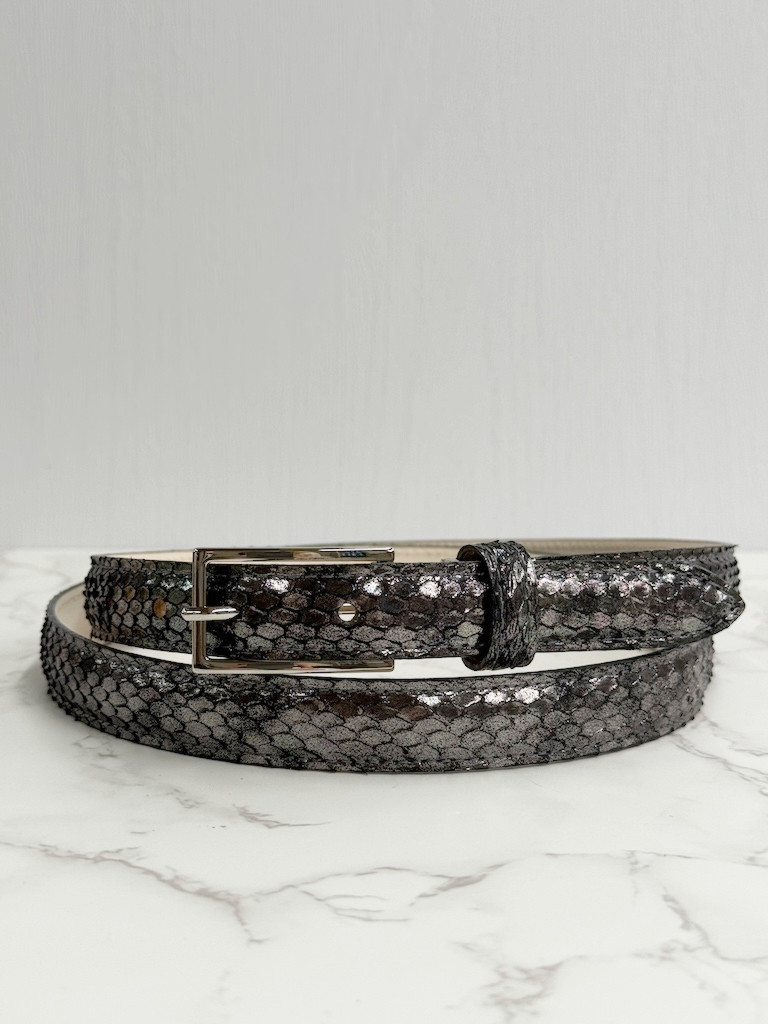 日本製　ダイヤモンドパイソン　プラチナ　２０mm巾　上質　ベルト　蛇革　フリーサイズ　エキゾチックレザー