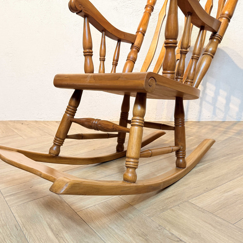 ゆったり座れる アンティーク調 ロッキングチェア 高級 マホガニー総