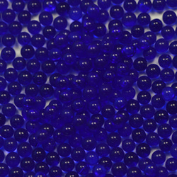 無穴ビーズ 約2mm コバルト ガラス製 大きさにはばらつきがあります 約1.8〜2mm程度 1枚目の画像
