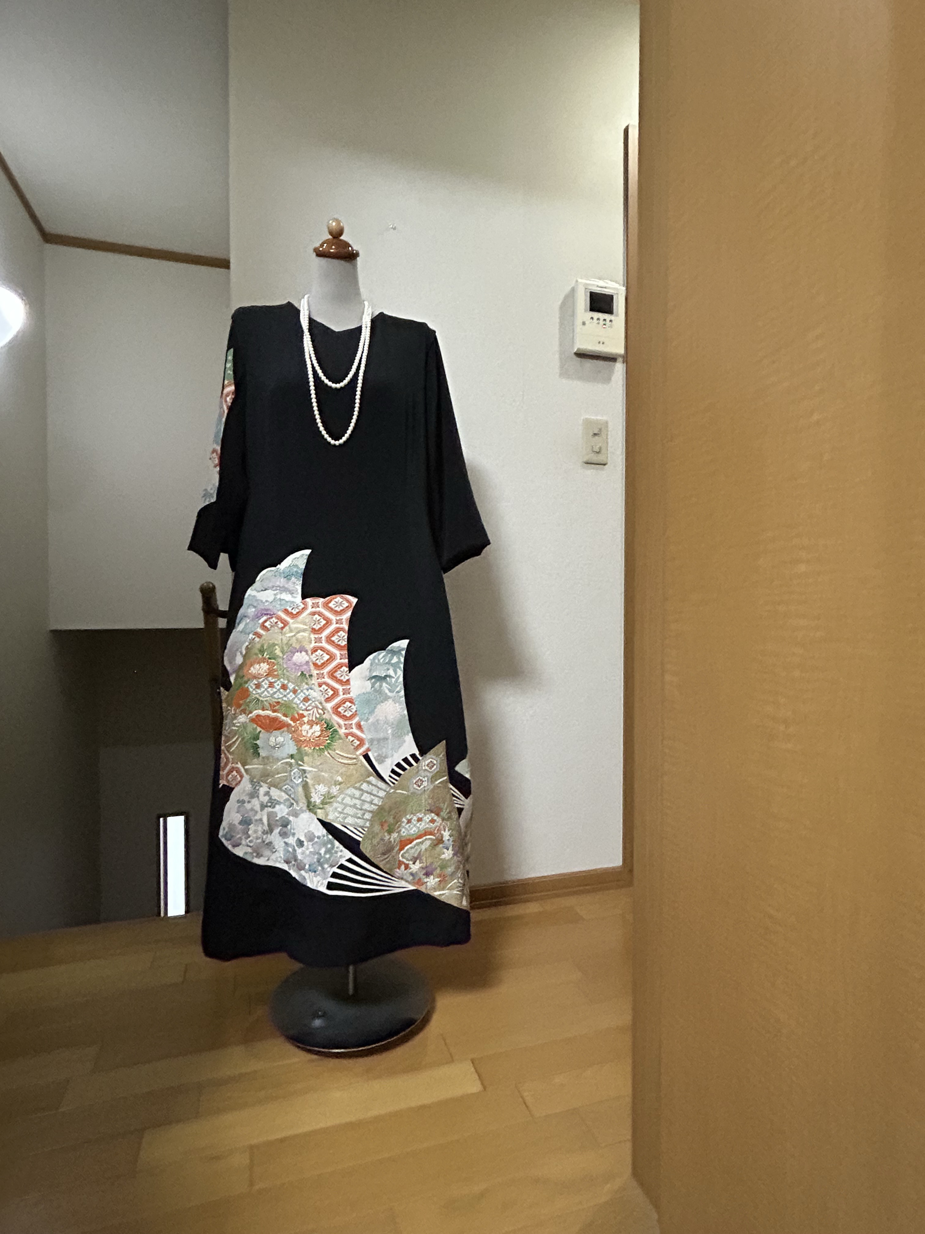 085 留袖ワンピース 11号 セミロング 裏地付 細見え 豪華 フォーマル 結婚式