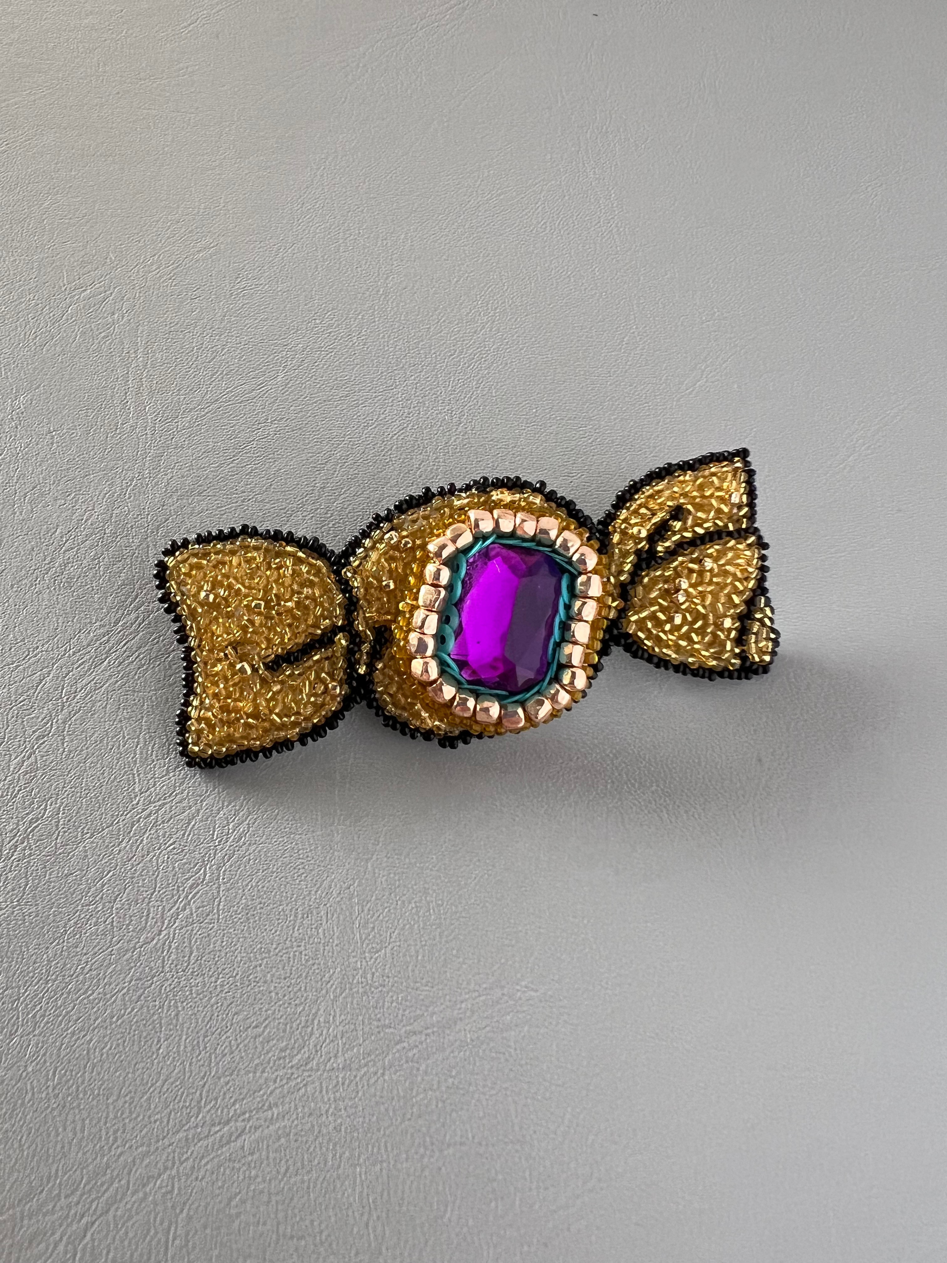 ビジューなキャンディブローチ（長方形紫）