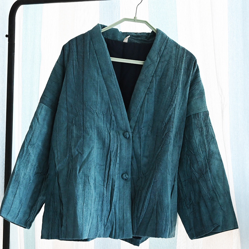 【布ボタン/ラミー絞り染め】綿入れジャケット。オリジナルデザインが光る、ゆったりとした国風の中綿アウター。L719