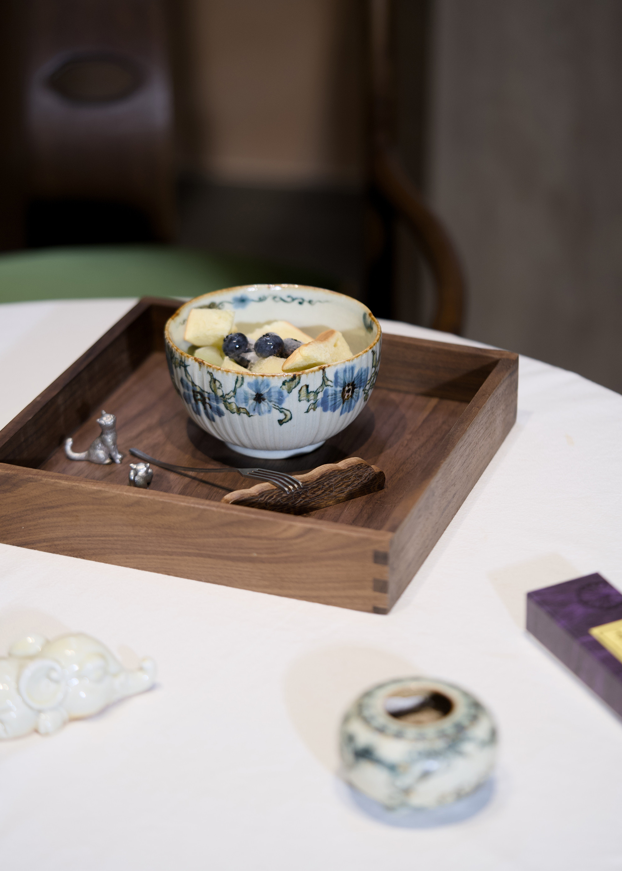 無垠裡｜温もりの手仕事 藍色太陽の花 圆碗／茶碗／コーヒーカップ/沙拉碗 景徳鎮手描き釉下彩磁器 約290ml