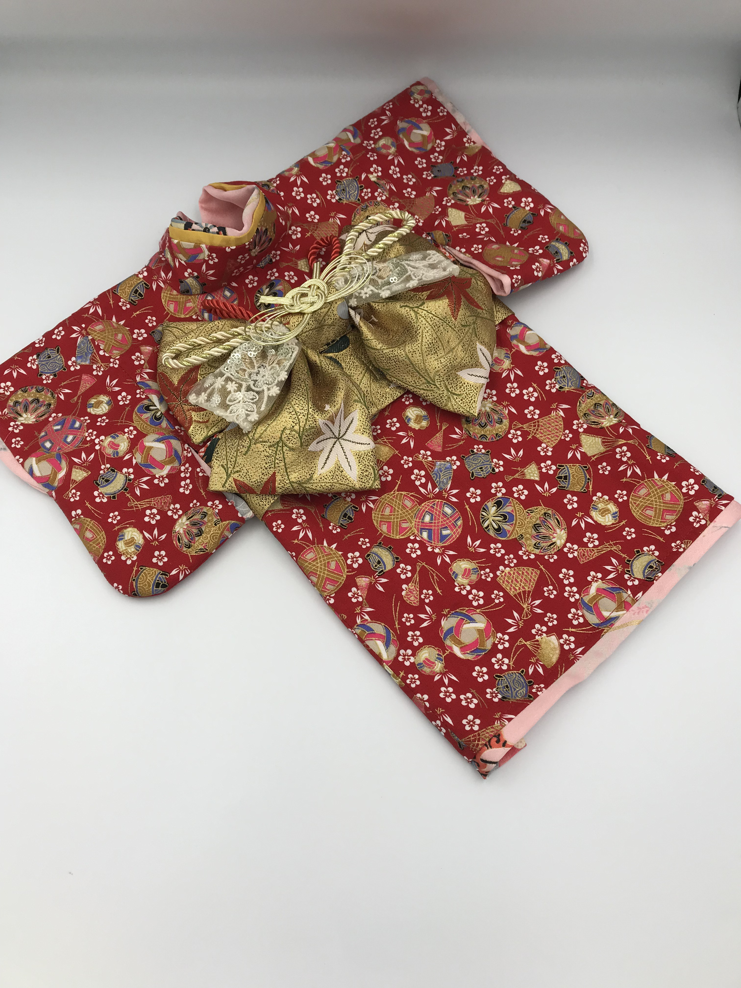 犬服　きもの　赤　M  バレッタ付き（完成品）