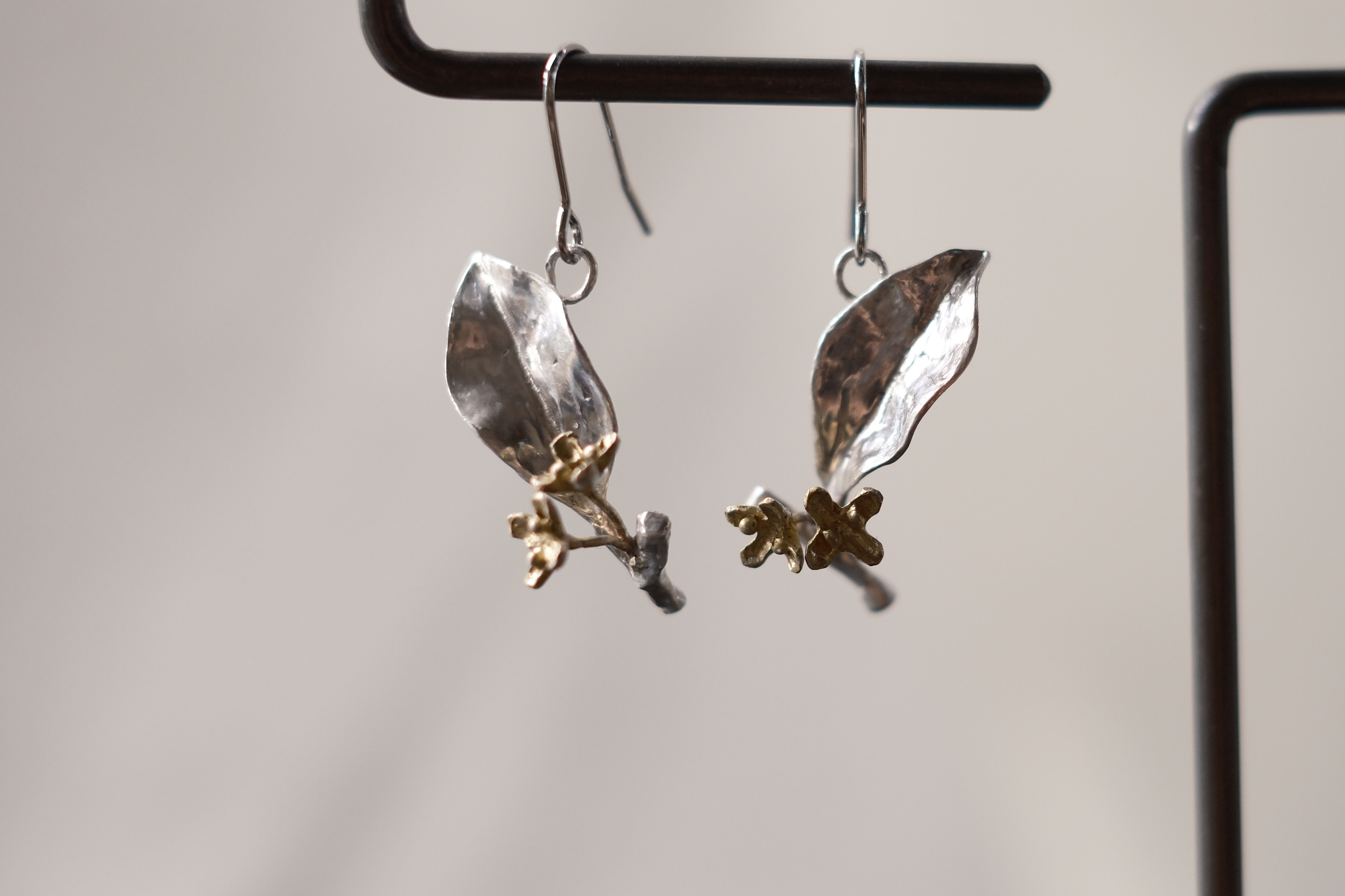 金木犀のフックピアス(小)