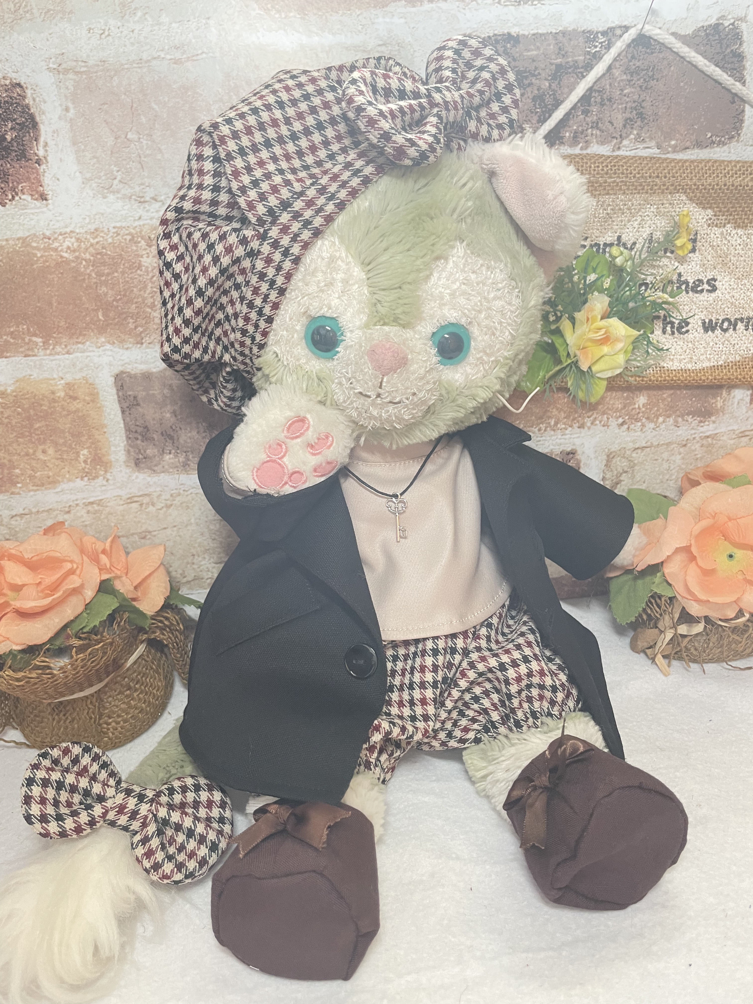 ジェラトーニＳ　黒コート８点コスチューム　リバーシブル帽子　茶チェックズボン