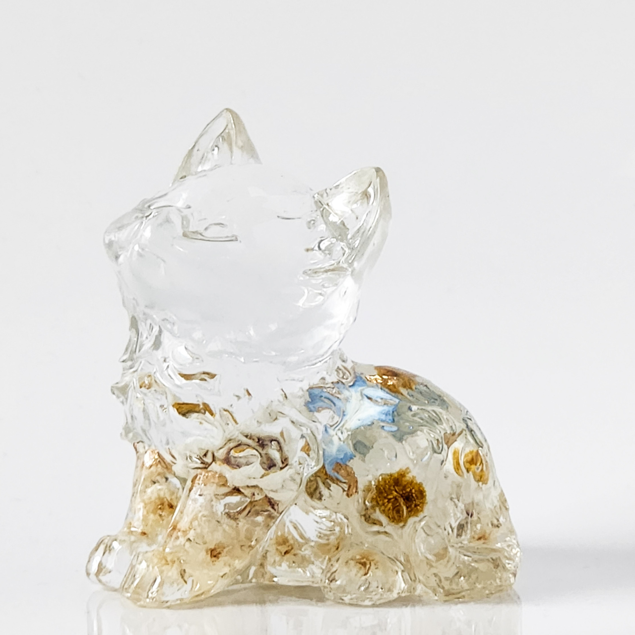 【選べる花材】猫型レジンオブジェ ドライフラワー入り お座り猫 猫好きギフト インテリア置物