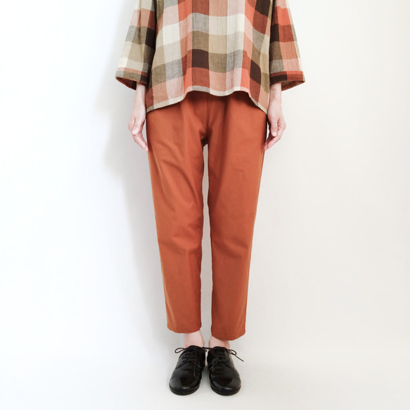 再販！× 8  新！コットンキュプラのなんでもないパンツ  ストレッチツイル  ダークオレンジ 9枚目の画像