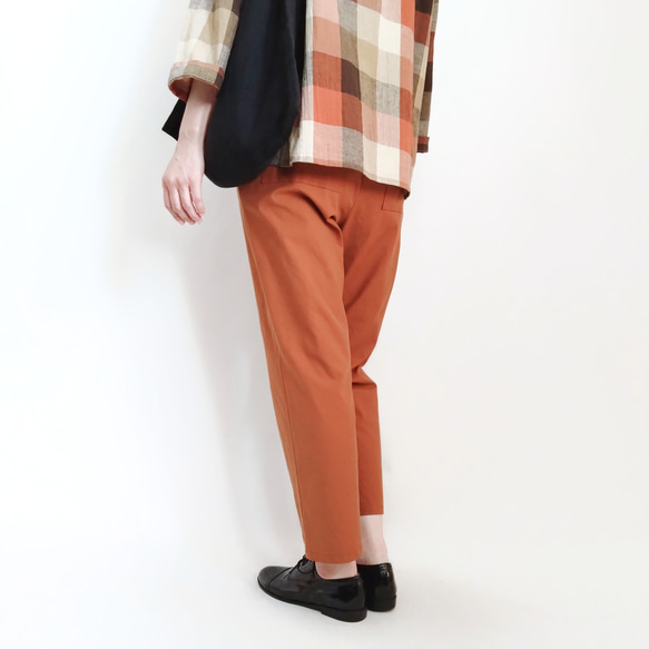再販！× 8  新！コットンキュプラのなんでもないパンツ  ストレッチツイル  ダークオレンジ 5枚目の画像