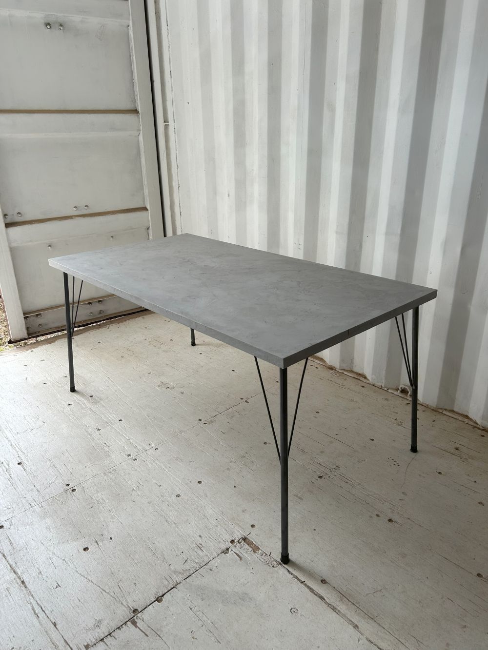 モールテックス　アイアン脚付ローテーブル　１点物　送料込み