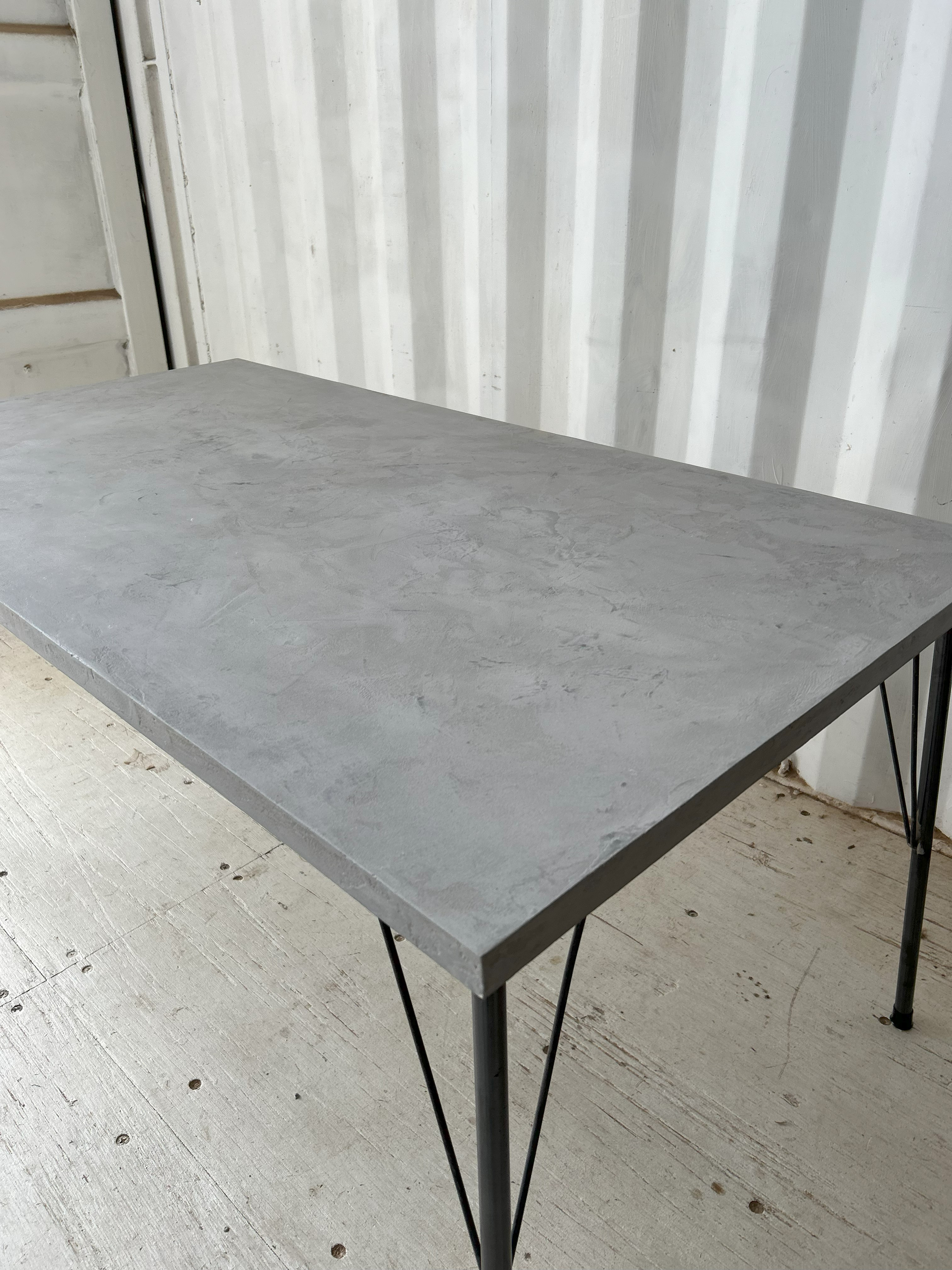 モルタルダイニングテーブル　アイアン脚　1500サイズ　モールテックス風