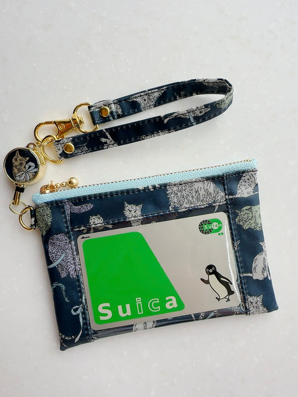 リバティ2025AW「コー・アンド・エイト」（ネイビー地）パスケース＆リールストラップ☆ラミネート☆PVC 2枚目の画像