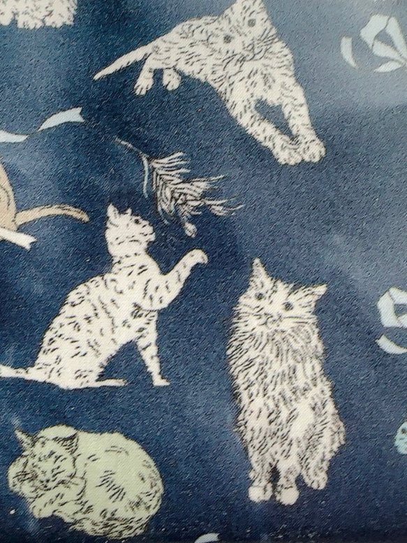 リバティ2025AW「コー・アンド・エイト」（ネイビー地）パスケース＆リールストラップ☆ラミネート☆PVC 4枚目の画像