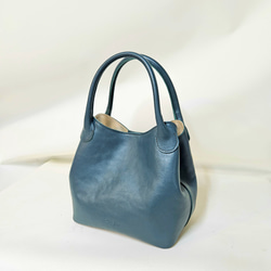 新作日本製　持ち手を丸くし上品にまた可愛く　お出かけに最適なサイズ感の本革 トートバッグ Marle=マール 9枚目の画像