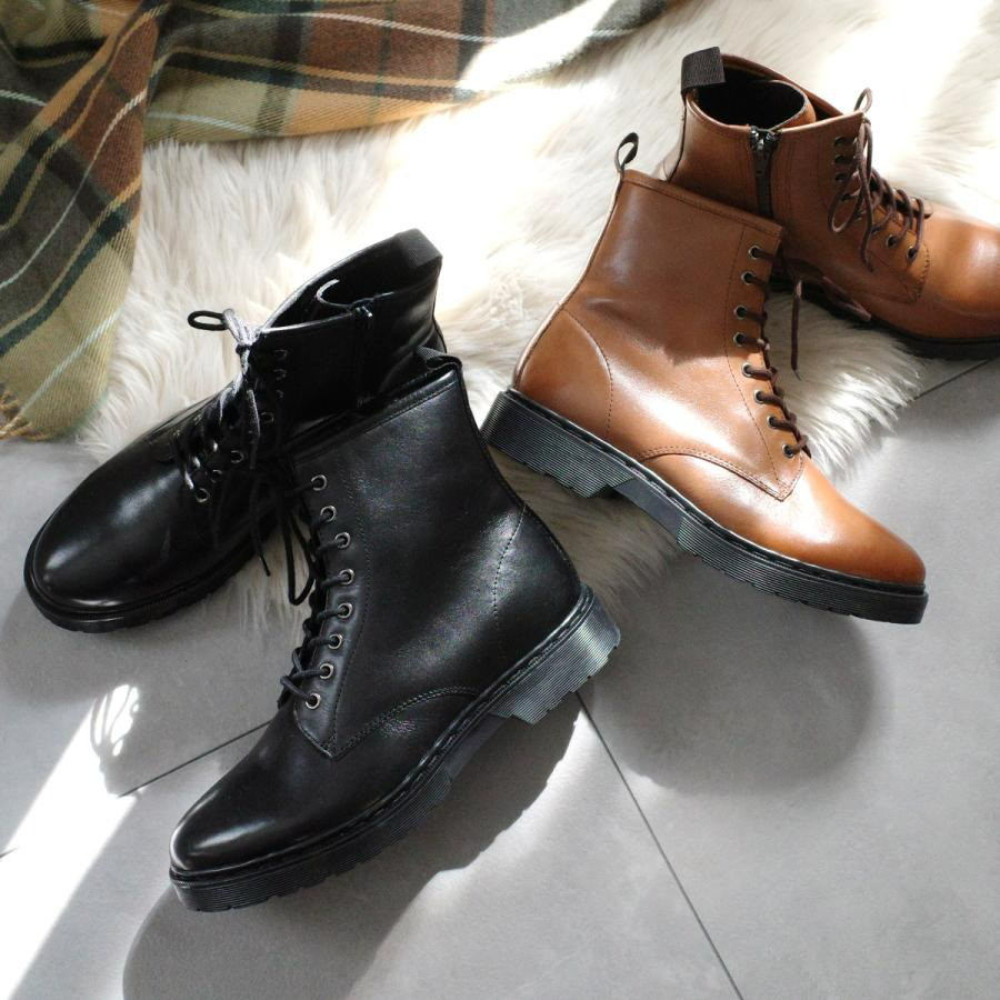 美しい光沢のある高品質な牛革のレースアップブーツ / PO-CR15