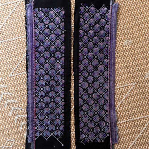 民族刺繍／苗族／ヴィンテージ布／平繍／民芸／ハンドメイド素材／手