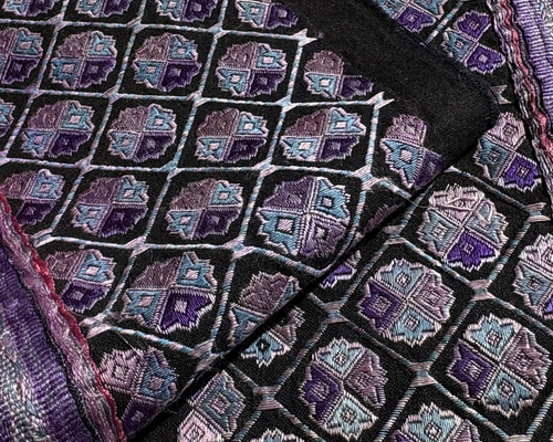 民族刺繍／苗族／ヴィンテージ布／平繍／民芸／ハンドメイド素材／手