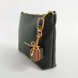 寄木と革紐で作ったギフトボックスのファスナーチャーム /  バッグチャーム 《type C》 3枚目の画像