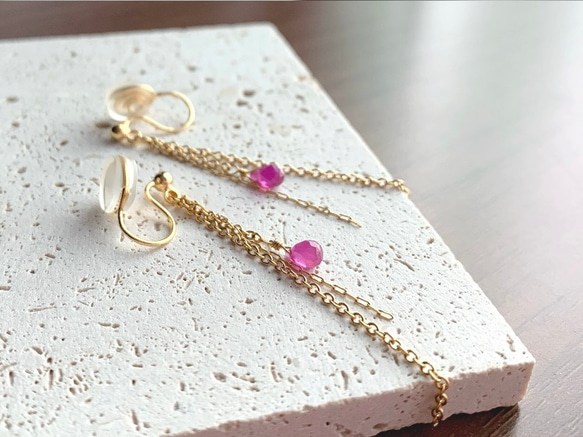 【天然石イヤリング】ルビー＆サージカルステンレス　ハンドメイド 1枚目の画像