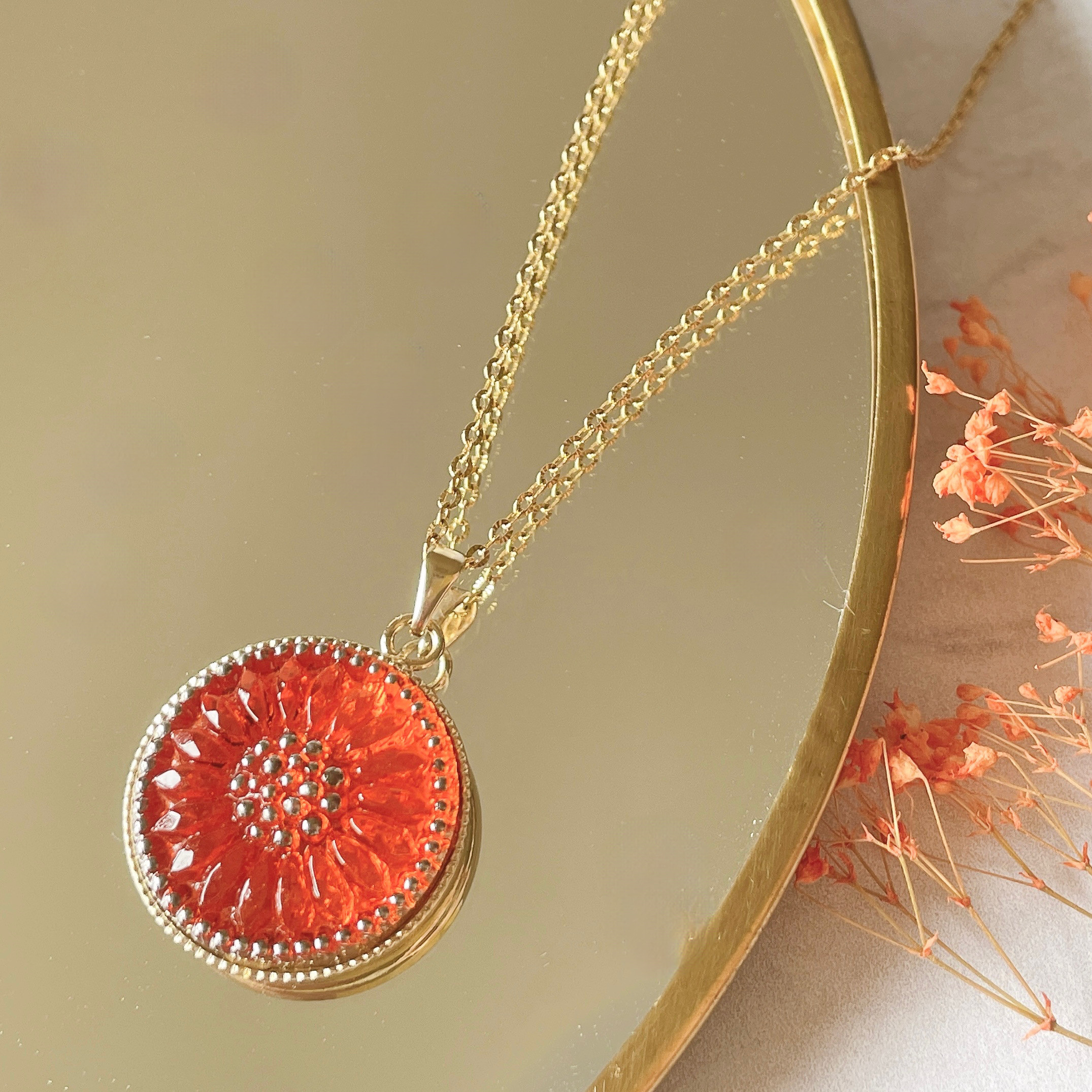 チェコガラスボタンネックレス／秋の夕暮れオレンジ｜大人の差し色ジュエリー