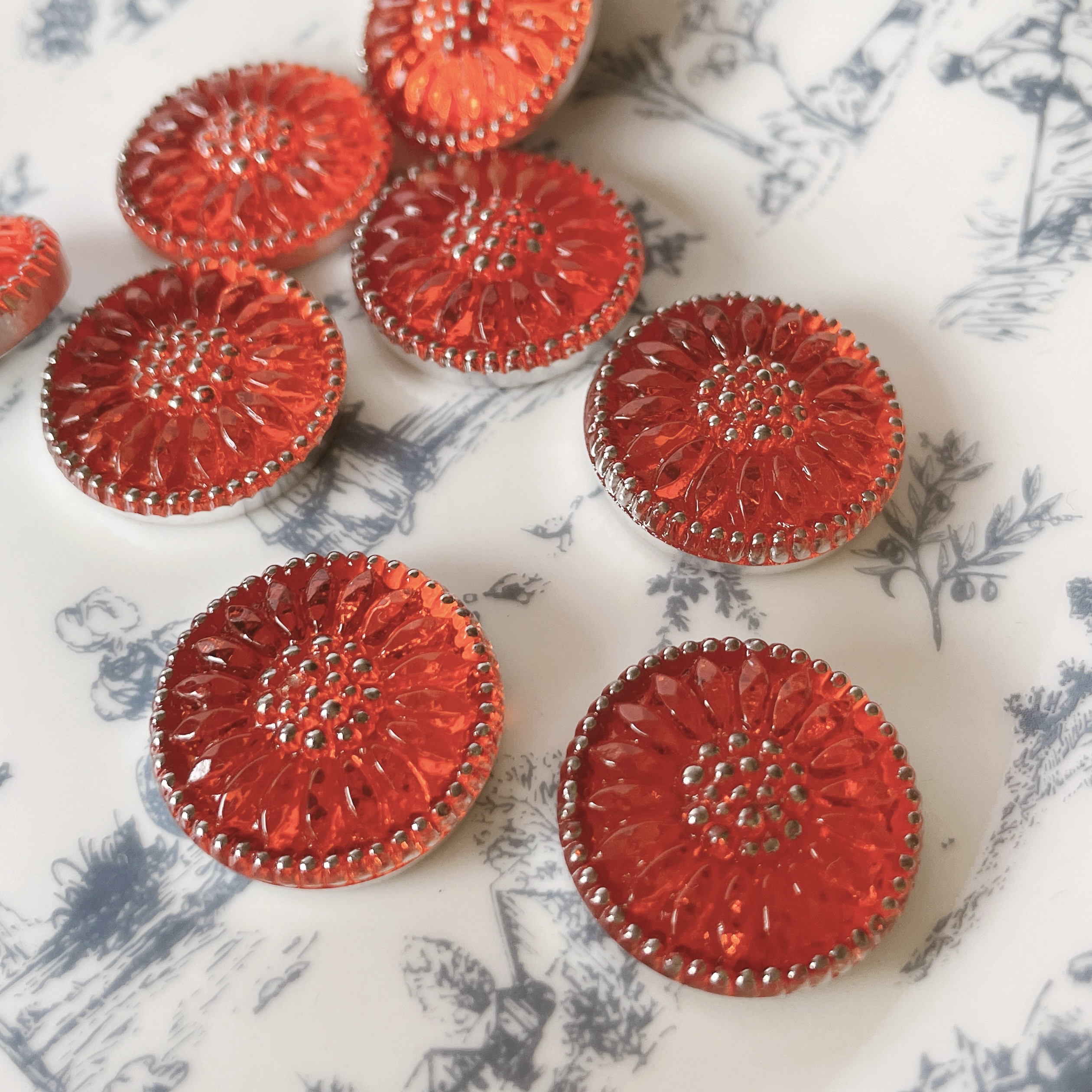 チェコガラスボタンネックレス／秋の夕暮れオレンジ｜大人の差し色ジュエリー