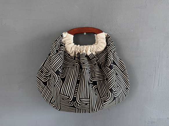 1点のみ★大人レトロな木製四角のウッドリングバック　黒しましま北欧　ミニバック旅行にも 1枚目の画像