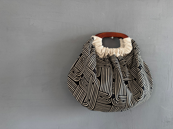 1点のみ★大人レトロな木製四角のウッドリングバック　黒しましま北欧　ミニバック旅行にも 2枚目の画像